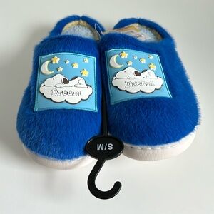 NWT Peanuts Slippers